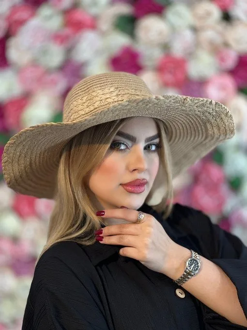 ساحلی با بند کنفی کلاه ساحلی با بند کنفی