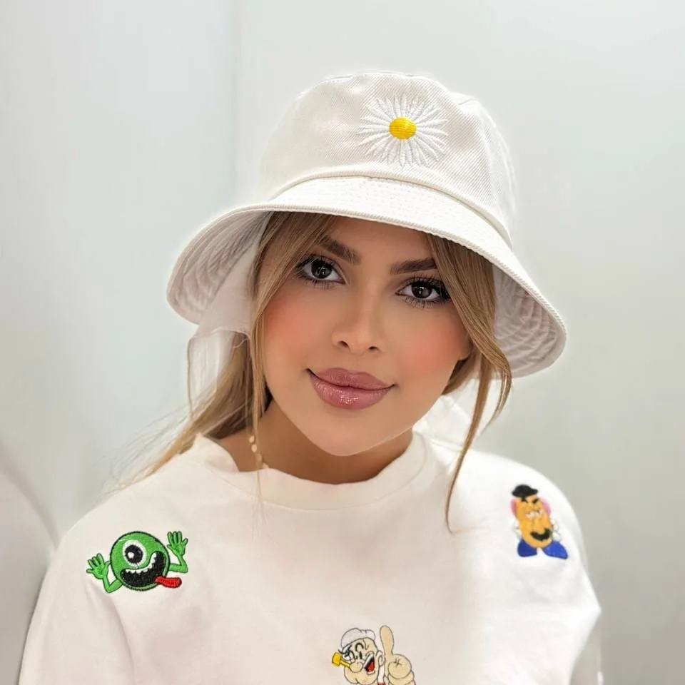 IMG_20250416_114030 کلاه باکت کتان گلدوزی بابونه
