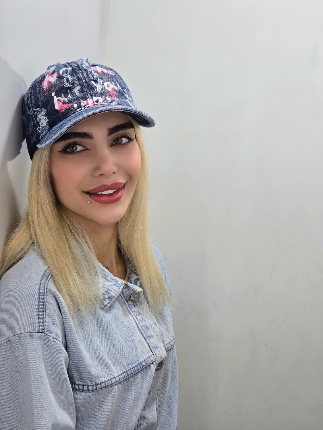 IMG_20260511_172811 خرید کلاه بیسبالی جین آبرنگی no one