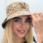 قیمت کلاه باکت دو رو لویی ویتون گلدوزی دار