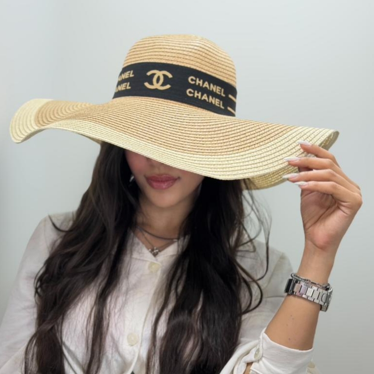 کلاه ساحلی لبه بلند شنل