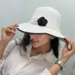 کلاه ساحلی لبه کوتاه مروارید دو گل