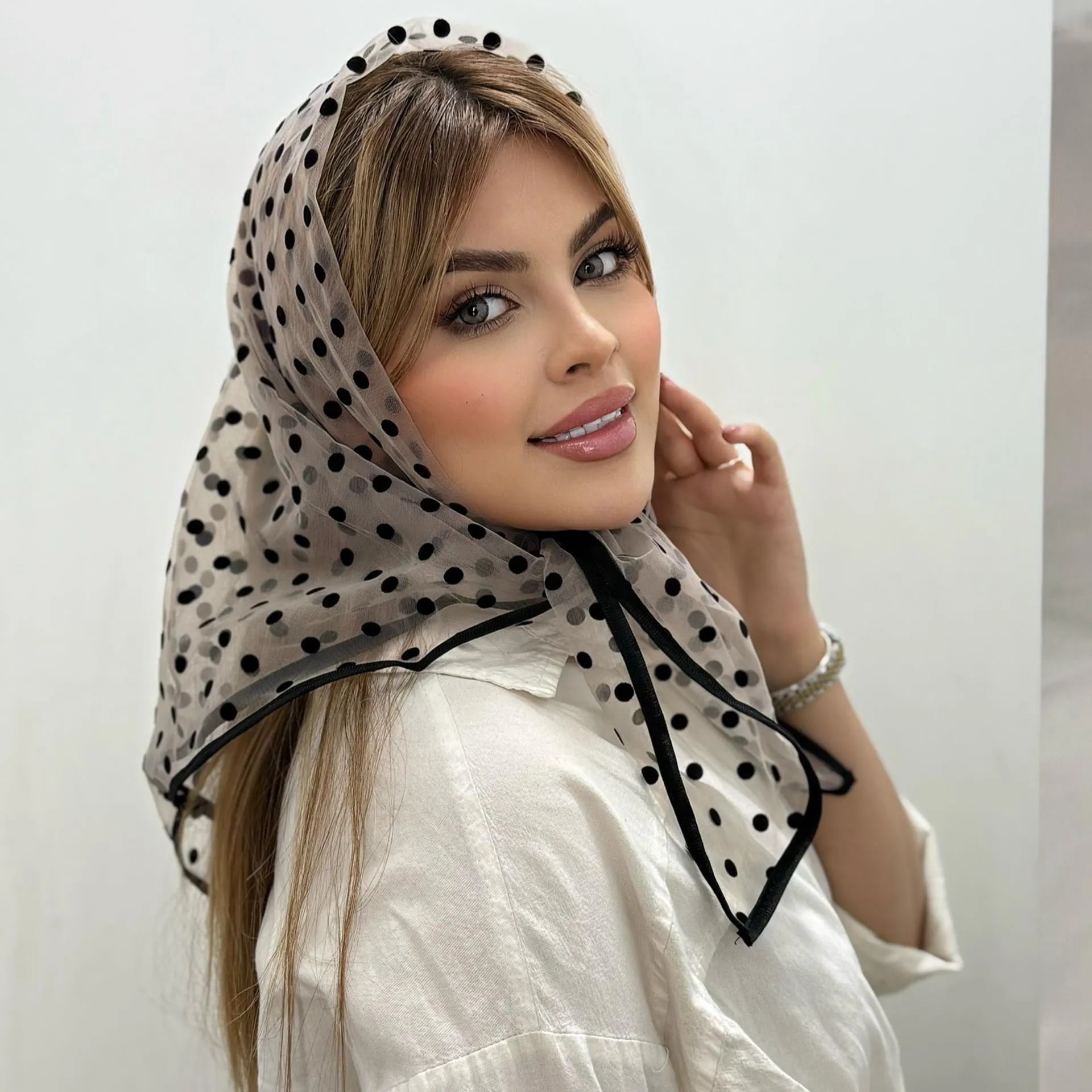 اسکارف کفشدوزک اسکارف کفشدوزک