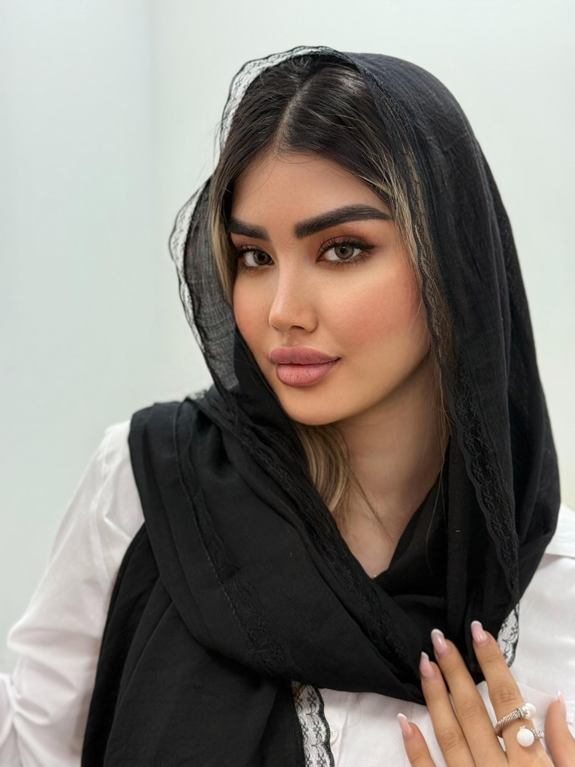 شال حاشیه گیپور مشکی 2 شال حاشیه گیپور مشکی